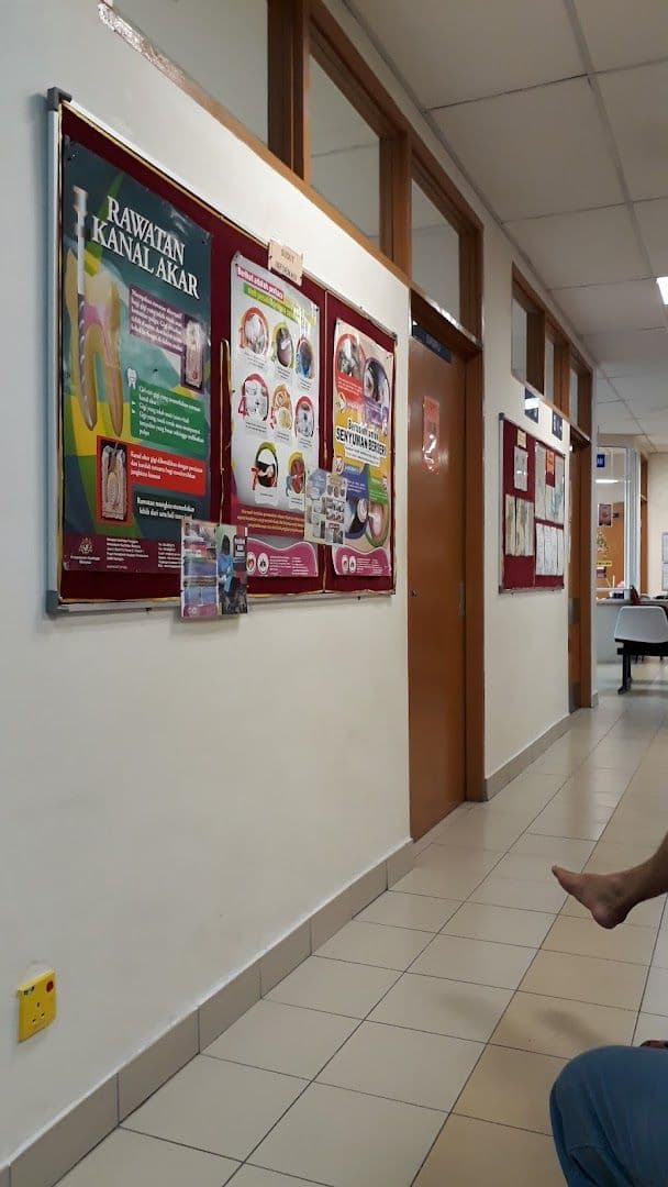 Photo 2 for Batu Kawa Dental Clinic
