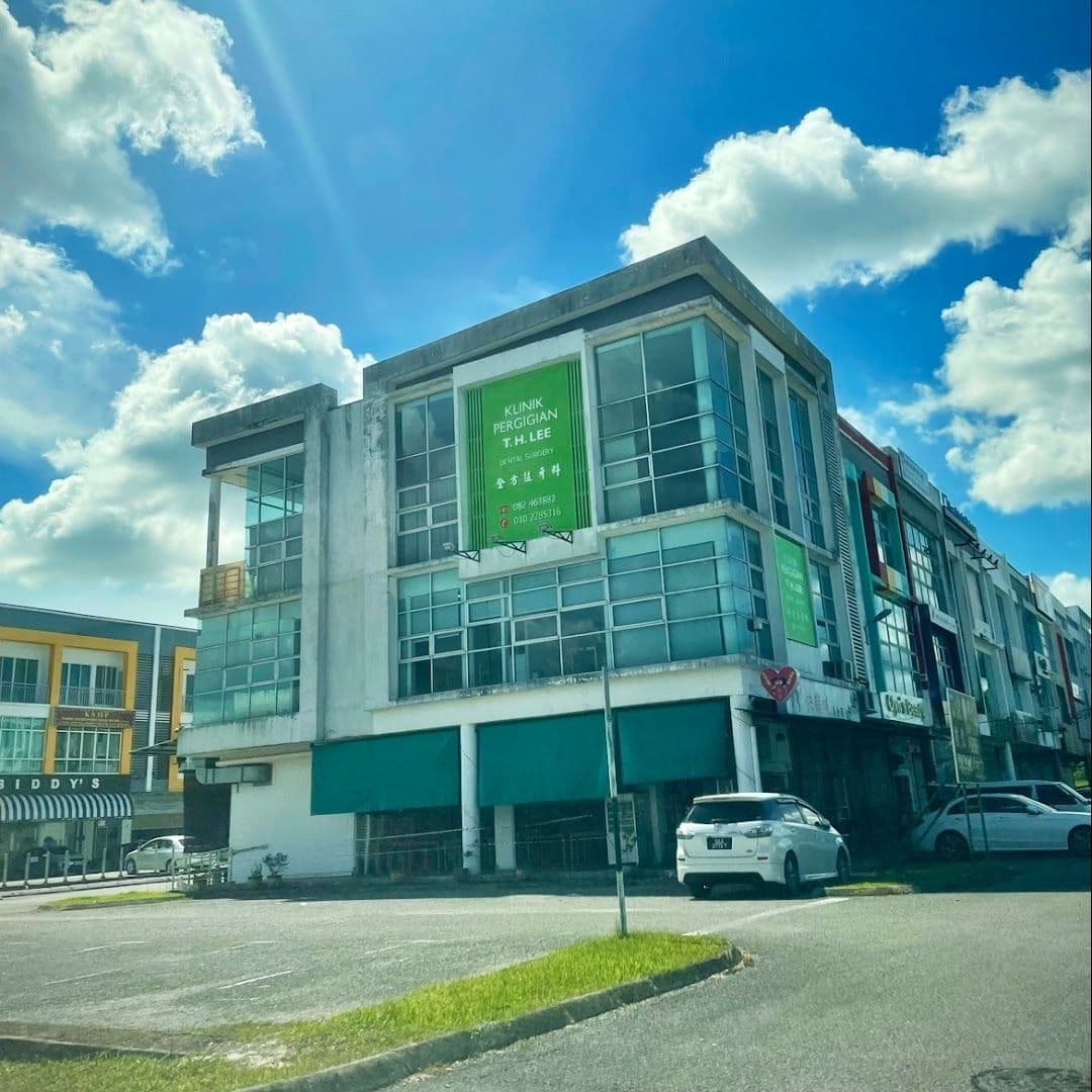 T. H. Lee Dental Clinic