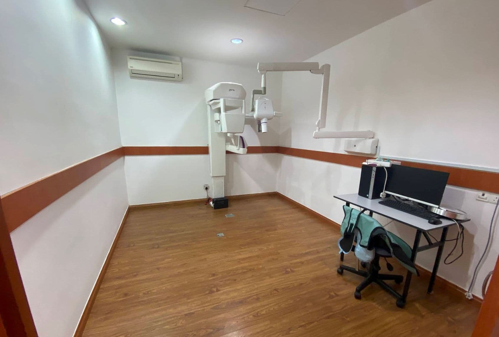 Photo 5 for Tooth Works Dental Clinic Bandar Botanic (Braces, Implants & Invisalign)