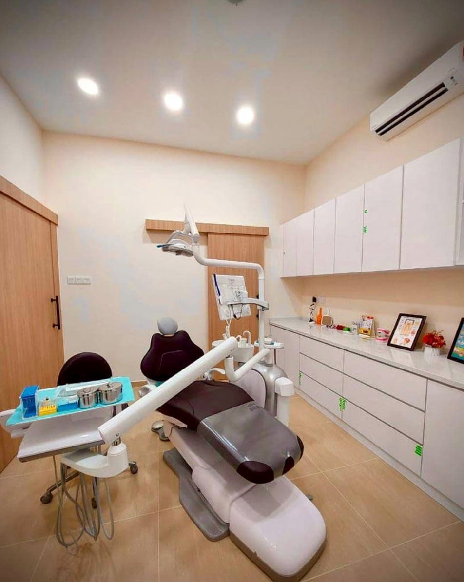 Photo 4 for Dr Senyum Dental Clinic