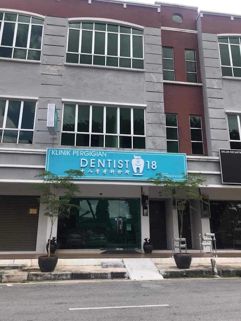 Photo 4 for Dentist @ 18