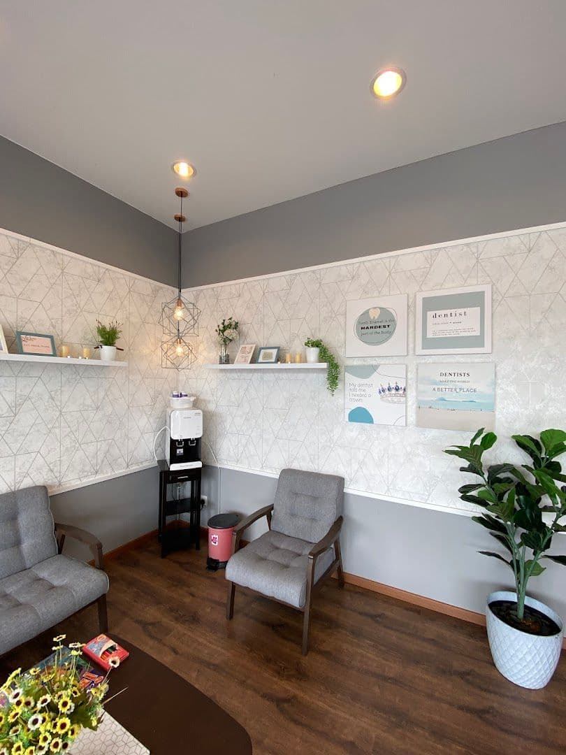 Main photo for Drs Wong & Partners Dental Surgeons - Saradise